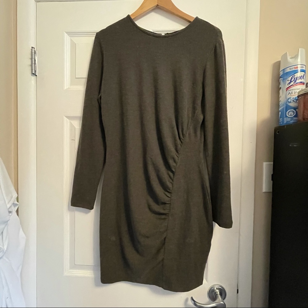 BNWT Dynamite Fitted Dress with ruching